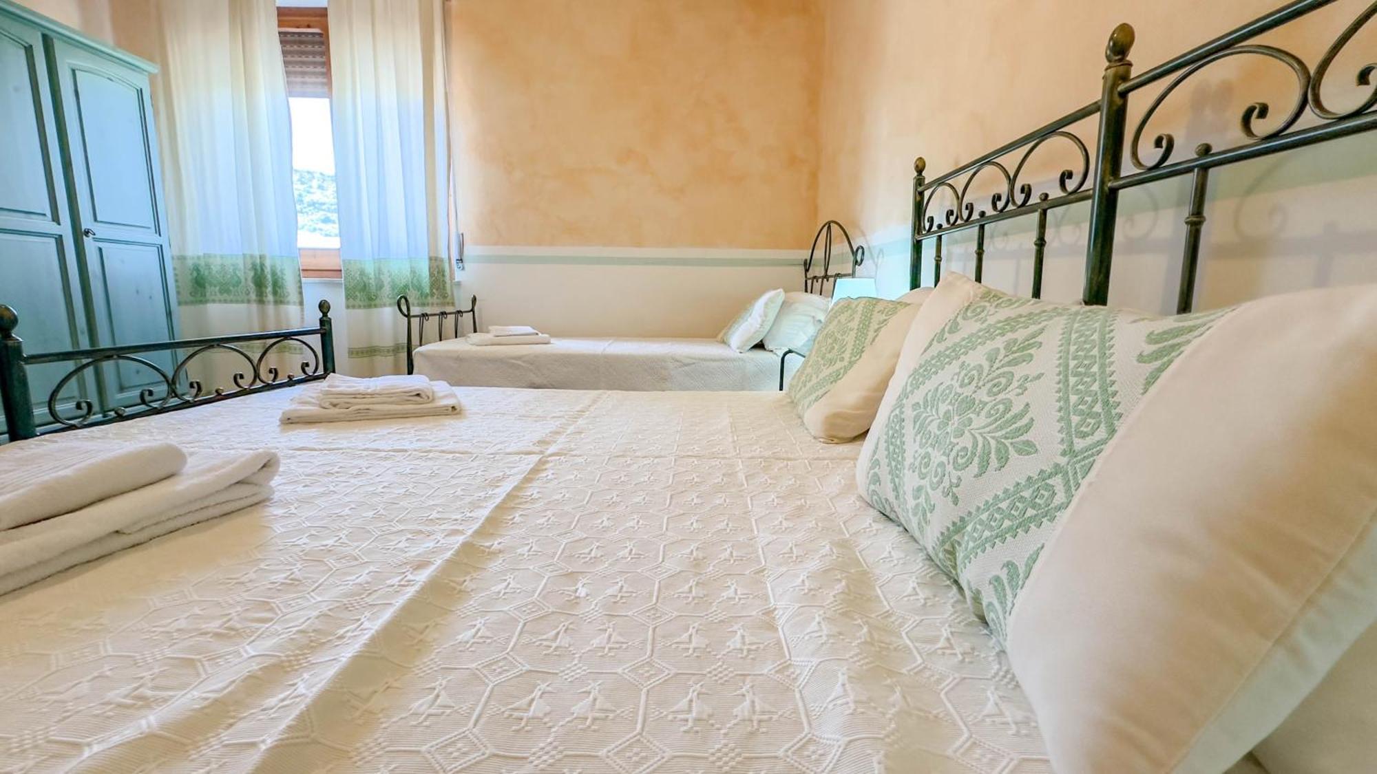 Su Recreu 'E Mare Hotel Bosa Eksteriør billede